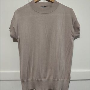 T Tahari Light Taupe Short Sleeve Top